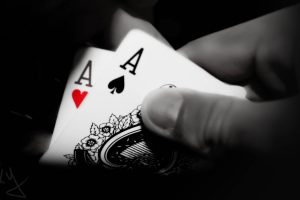 Как новичку начать выигрывать в покер в интернете?